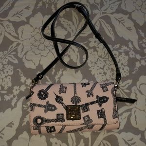 Brand new Dooney & Bourke purse